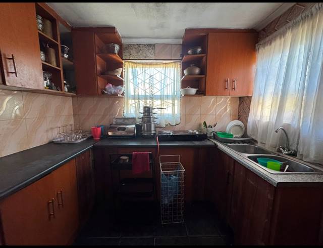 5 BEDROOM HOUSE FOR SALE IN FOREST VILLAGE